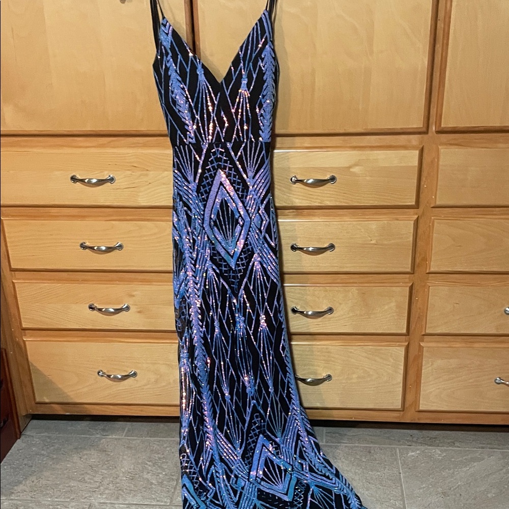Emerald Sundae Black and Blue Patterned Maxi Dress